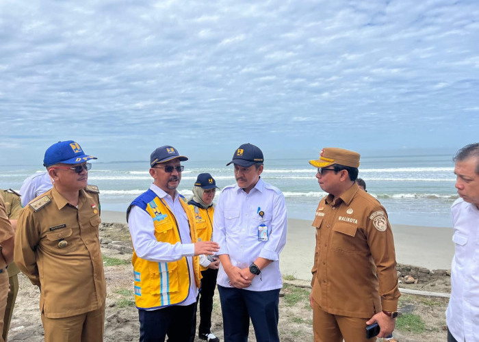 Wali Kota dan BPPW Tinjau Perbaikan Jogging Track 300 Meter di Pantai Panjang