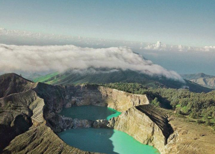 Danau Kelimutu Destinasi Wisata yang Menjadi Simbol Gambar Pada Mata Uang Rupiah di Tahun 1992