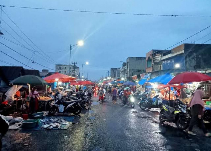 Pemkot Bengkulu Perkuat Penerangan Pasar, 17 LPJU Baru Dipasang di Kawasan Panorama