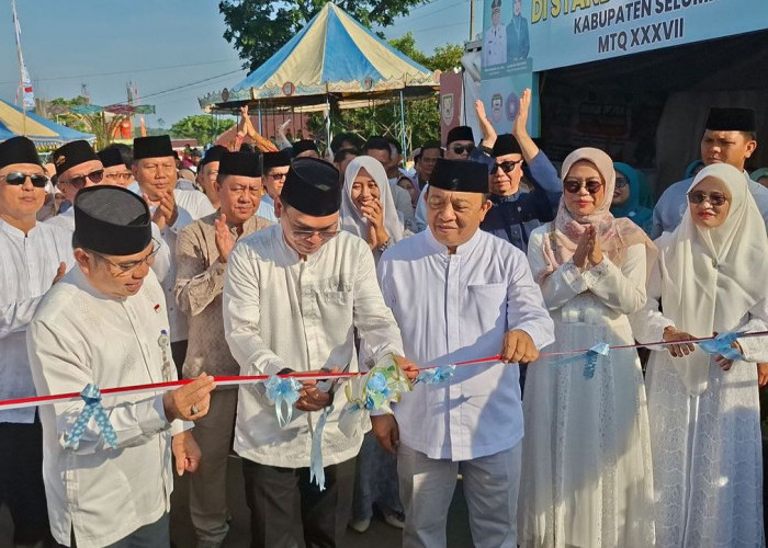Ratusan Peserta Ikuti Pawai Taaruf MTQ ke-37, Seluma Siap Jadi Tuan Rumah yang Ramah