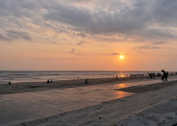 Pantai Panjang Bengkulu, Destinasi Gratis dengan Pesona Alam dan Sunset Memikat