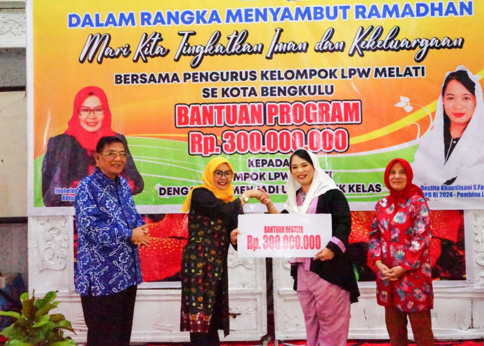 Salurkan Bantuan Program Rp 300 Juta, Destita Dorong Kesejahteraan Ekonomi Perempuan Kota Bengkulu