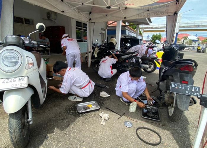 Mahasiswa UNIB Nikmati Layanan Servis Murah dari AHASS Astra Motor Padang Jati