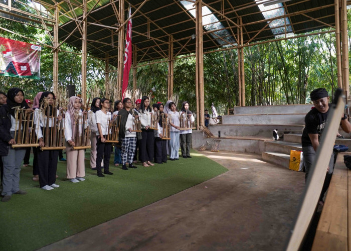 AHM Ajak Pelajar dan Guru Lestarikan Budaya Angklung Lewat School Camp 2025