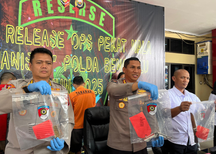 Miliki Senpi Rakitan Ilegal dan 10 Butir Peluru, Warga Kota Bengkulu Diciduk Saat Operasi Pekat Nala 2025