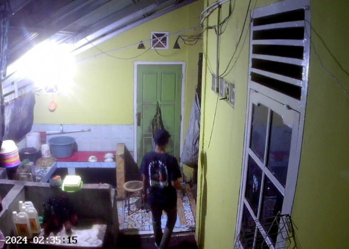 Aksi Pencurian Uang di Dalam Kotak Amal, Terekam Kamera CCTV