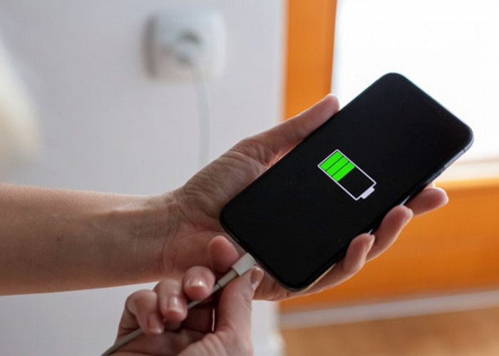 Ternyata Bukan Overcharge, Ini Kebiasaan yang Bisa Bikin Baterai HP Cepat Menurun