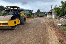 Pemkot Bengkulu Mulai Aspal Jalan Tanggul Penghubung Rawa Makmur–Bentiring, Jadi Jalur Alternatif Saat Banjir