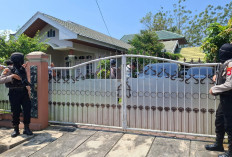 KPK Geledah Serentak 3 Lokasi di Rejang Lebong, Dua Koper Barang Bukti Disita