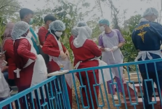 Suasana Haru di TPU Batu Bandung, Warga Kawal Pembongkaran Makam Gita Fitri