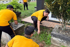 Tingkatkan Pelayanan Publik, Polres Bengkulu Selatan Gelar Kerja Bakti Bersihkan Mako