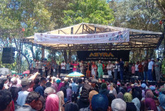 Hiburan Rakyat Persembahan Bupati Dipadati Warga Seluma 