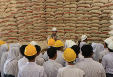 Siswa SMAN 7 Kota Bengkulu Intip Dapur Bulog, Belajar Langsung Jaga Ketahanan Pangan