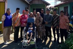 Pemkot Bengkulu Serahkan Bantuan Kursi Roda, Wujud Nyata Hadir di Tengah Warga