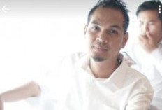 Sebuah Kisah Tentang Dia