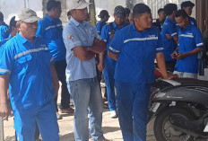 Tuntut Upah Dibayarkan, Puluhan Anggota TKBM Datangi PBM Artomoro Makmur Sentosa