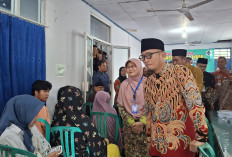 Wamen Haji Tinjau Pemeriksaan Kesehatan Calon Jamaah di Bengkulu 