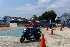 Belajar Jarak Aman dan Teknik Menikung, Astra Motor Bengkulu Ajak Pelajar #Cari_Aman