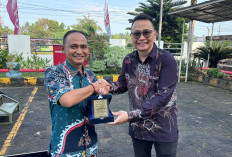 10 Tahun Mengabdi, Karyawan Astra Motor Bengkulu Diganjar Emas 