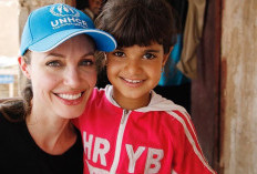 Angelina Jolie Ungkap Kehancuran Gaza dari Citra Satelit, John Herdman Serukan Bantuan Palestina