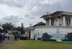 Rumah Mantan Bupati Kehapiang Bando Amin Digeledah Jaksa