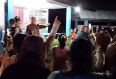 Resahkan Masyarakat, Puluhan Warga Demo Desak Penutupan Cafe Remang-remang di WAS Kota Manna