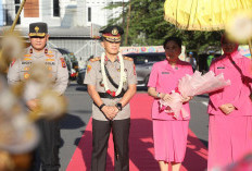 Disambut Tari Sekapur Sirih dan Jajar Hormat, Intip Kemegahan Tradisi Penyambutan Kapolda Bengkulu Baru