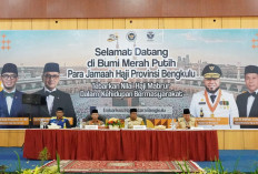 Jamaah Haji Kloter Pertama Asal Bengkulu Tiba dengan Selamat, Tangis Haru Sambut Kepulangan dari Tanah Suci