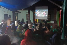 Lurah dan Warga Pematang Gubernur Gelar Nobar Dukung Karisma Tampil di Ajang KDI MNCTV