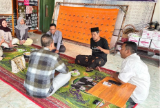 Dorong Daya Saing Wastra Lokal, Tim Pengabdian Universitas Bengkulu Perkuat Digital Marketing Batik Pancamukti