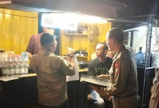 Satpol PP Tertibkan PKL dan Warung Tuak, Aktivitas Malam Dibatasi 