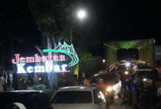 Kota Bengkulu Kian Bersinar, Pemkot Percantik Jembatan dan Jalan dengan Lampu Hias