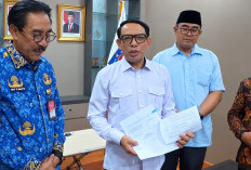 Wali Kota Bengkulu Tandatangani Kerja Sama Bantuan Mobil Pemadam Kebakaran dari Kemendagri